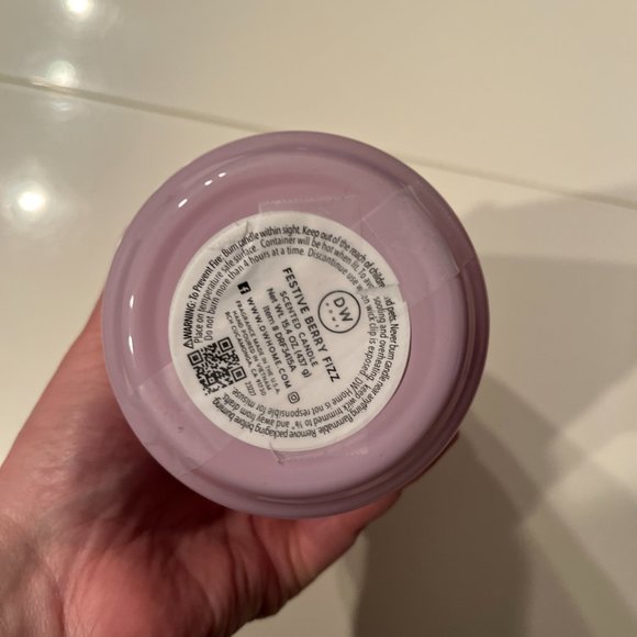 Scented Candle by DW Home Berry Fizz  – TikTok Famous Soda Can Design (hol/x) - Picture 10 of 10